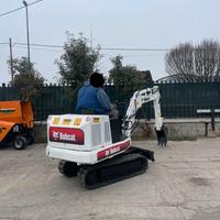 E129 Mini escavatore 14 q
