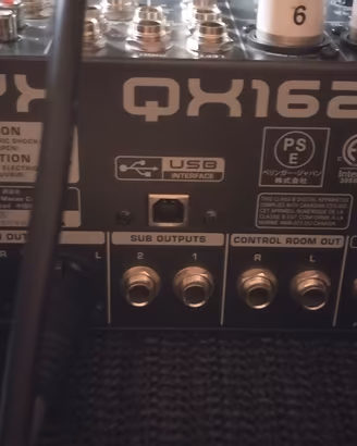 mixer Behringer Xenix qx 1622 usb con effetti