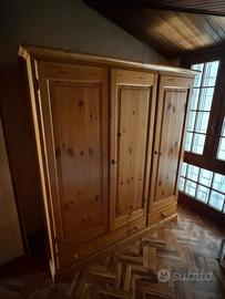 Armadio in legno massello 3 ante con 3 cassetti