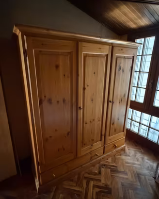 Armadio in legno massello 3 ante con 3 cassetti