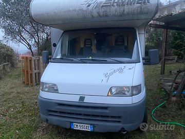 Camper Hymer Swing Mansardato pronto per viaggiare