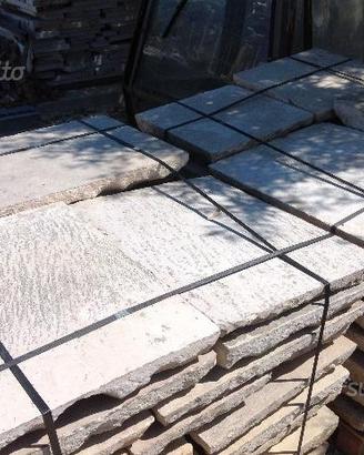 Pietre da pavimento di recupero selezionati