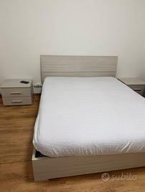 Struttura letto e comodini