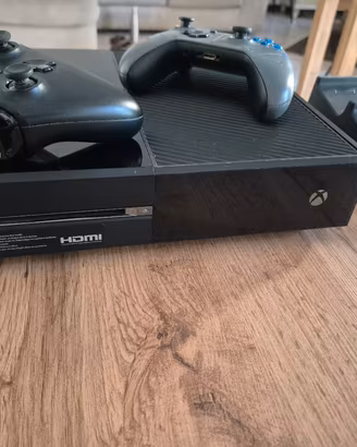 xbox one 500GB  + 2 Controller Originali Microsoft