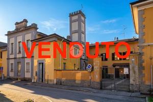 2 LOCALI A BUSSERO
