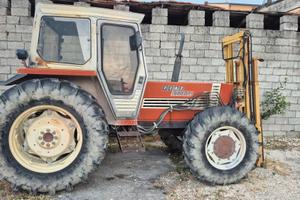 Trattore FIAT 980 DT con muletto anteriore