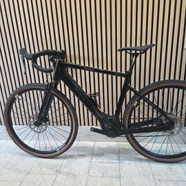 Ebike Canyon in carbonio 