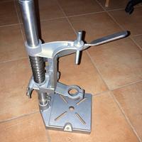 Supporto a colonna per trapano. Come nuovo.