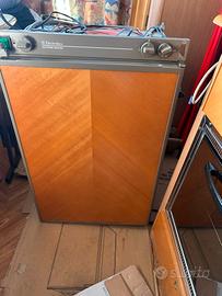 Frigorifero trivalente per camper elettrolux