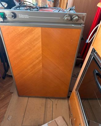 Frigorifero trivalente per camper elettrolux