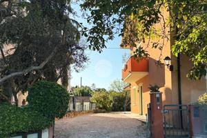 CASA SEMINDIPENDENTE A FANO