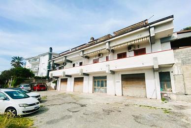 3 LOCALI A ACQUAPPESA