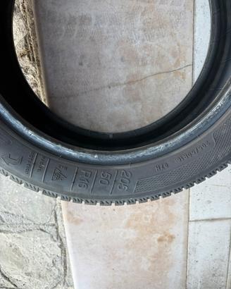 Gomme auto
