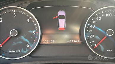 VW Touareg 7P del gennaio 2012 marciante