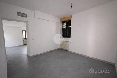 NEGOZIO A COMUN NUOVO