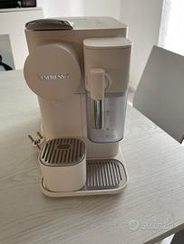 Macchina del caffè Delonghi Lattissima one