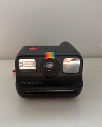 Polaroid go