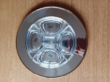 Antipastiera in cristallo con vassoio in acciaio.