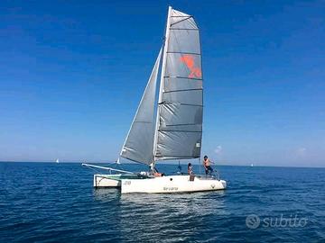 catamarano mattia f28