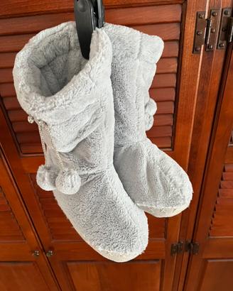 Ciabatte/stivaletto caldissime con suola in gomma