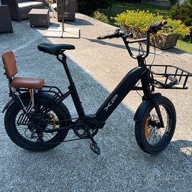 Bicicletta a pedalata assistita XP KOMPACT