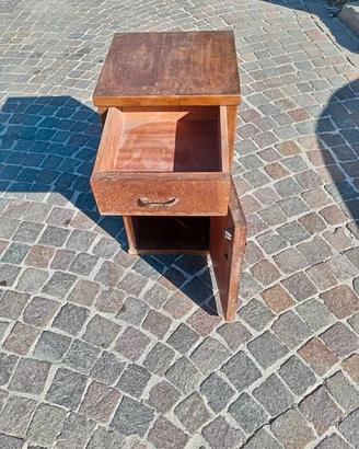 Comodino vintage da ristrutturare