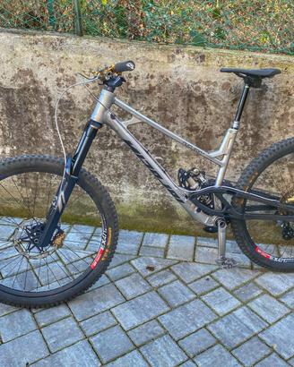 Nicolai Nucelon 16 UDH taglia L enduro full custom