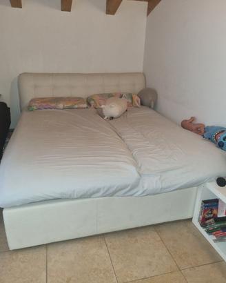3 Letti e 1 armadio  per  trasloco. Leggere!!!