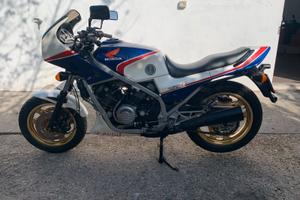 Honda VF750