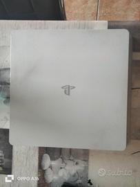 PS4 slim con 3 controller