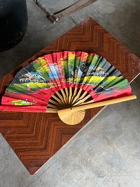 Ventaglio con decorazioni a mano