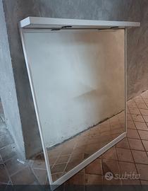 specchio con faretti 