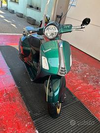 Vespa GTS 300 Super Racing Sixties Hpe