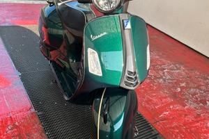 Vespa GTS 300 Super Racing Sixties Hpe