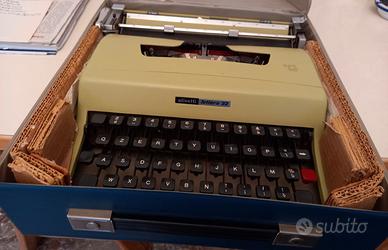 Olivetti “Lettera 32” Macchina da scrivere (Roma)