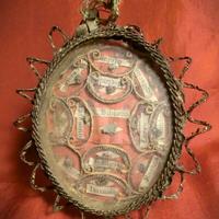 RELIQUIARIO OTTOCENTESCO con 13 RELIQUIE DI SANTI