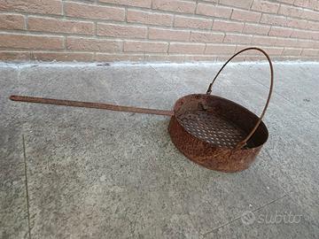 padella  castagne caldarroste in ferro 