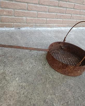 padella  castagne caldarroste in ferro 