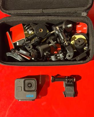 Gopro Hero 11 Mini - con tanti accessori