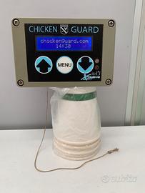 Apriporta automatico per pollaio a batteria