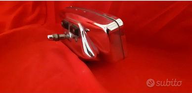 Specchietto retrovisore per auto d'epoca