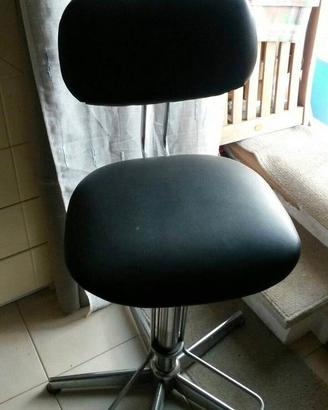 sedia sgabello con schienale 