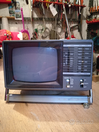 Televisore con radio