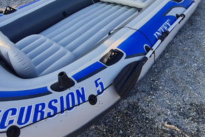 Gommone con motore più accessori