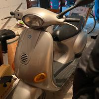 Vespa Piaggio ET2 - 2019