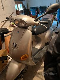Vespa Piaggio ET2 - 2019