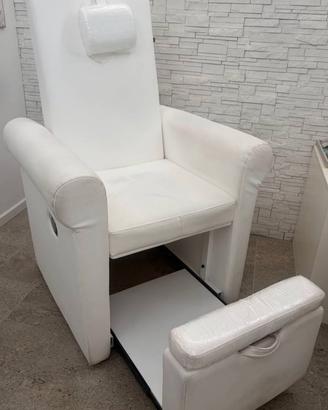 Poltrona pedicure reclinabile e vano vaschetta