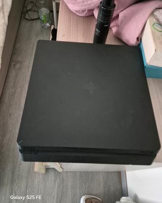 ps4 più console 