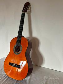 Chitarra classica entry-level Maxine modello STV39