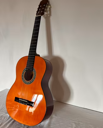 Chitarra classica entry-level Maxine modello STV39
